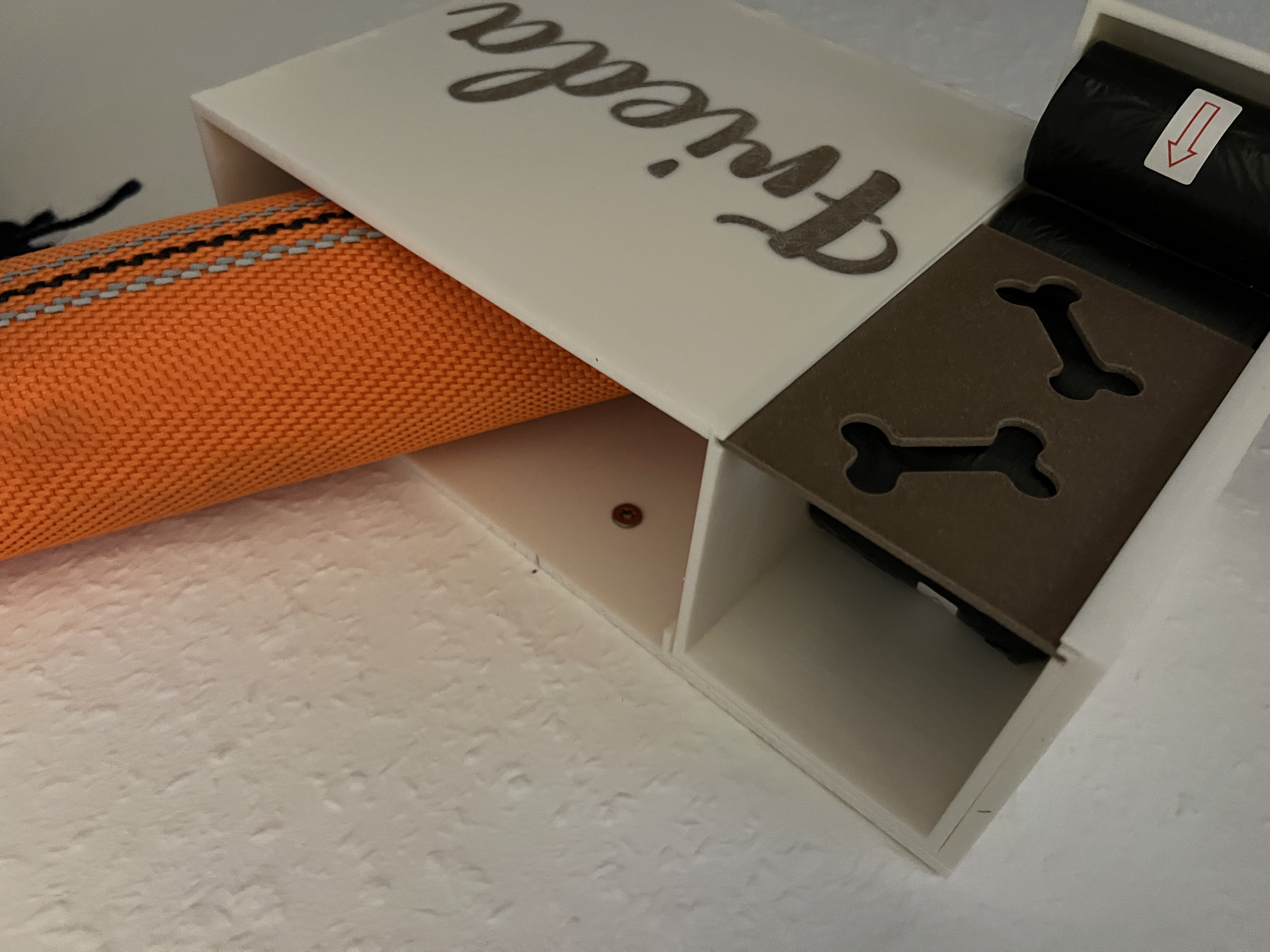 Chân đế treo tường cho chó