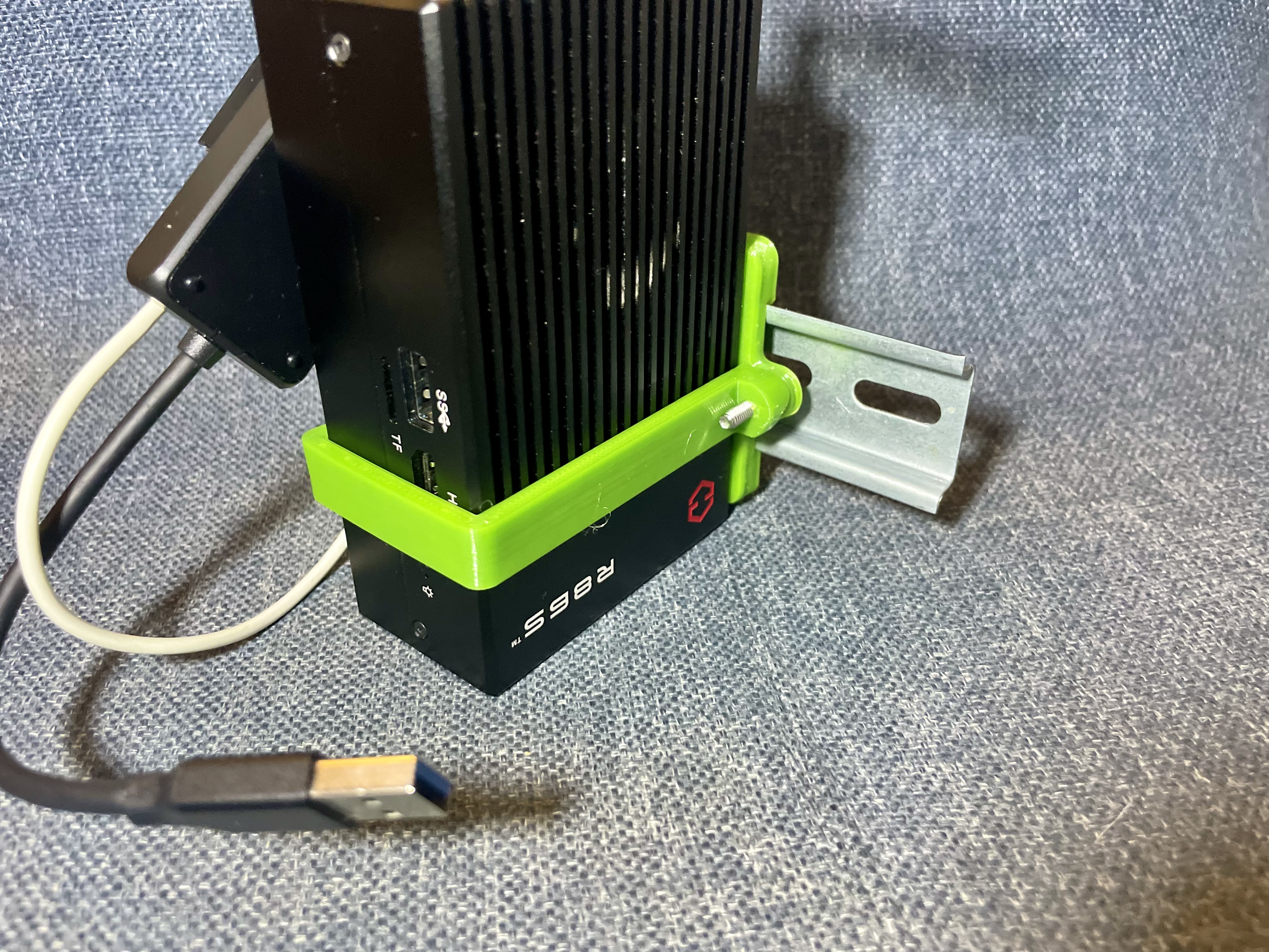 Giá đỡ thanh ray DIN cho Gowin r86s