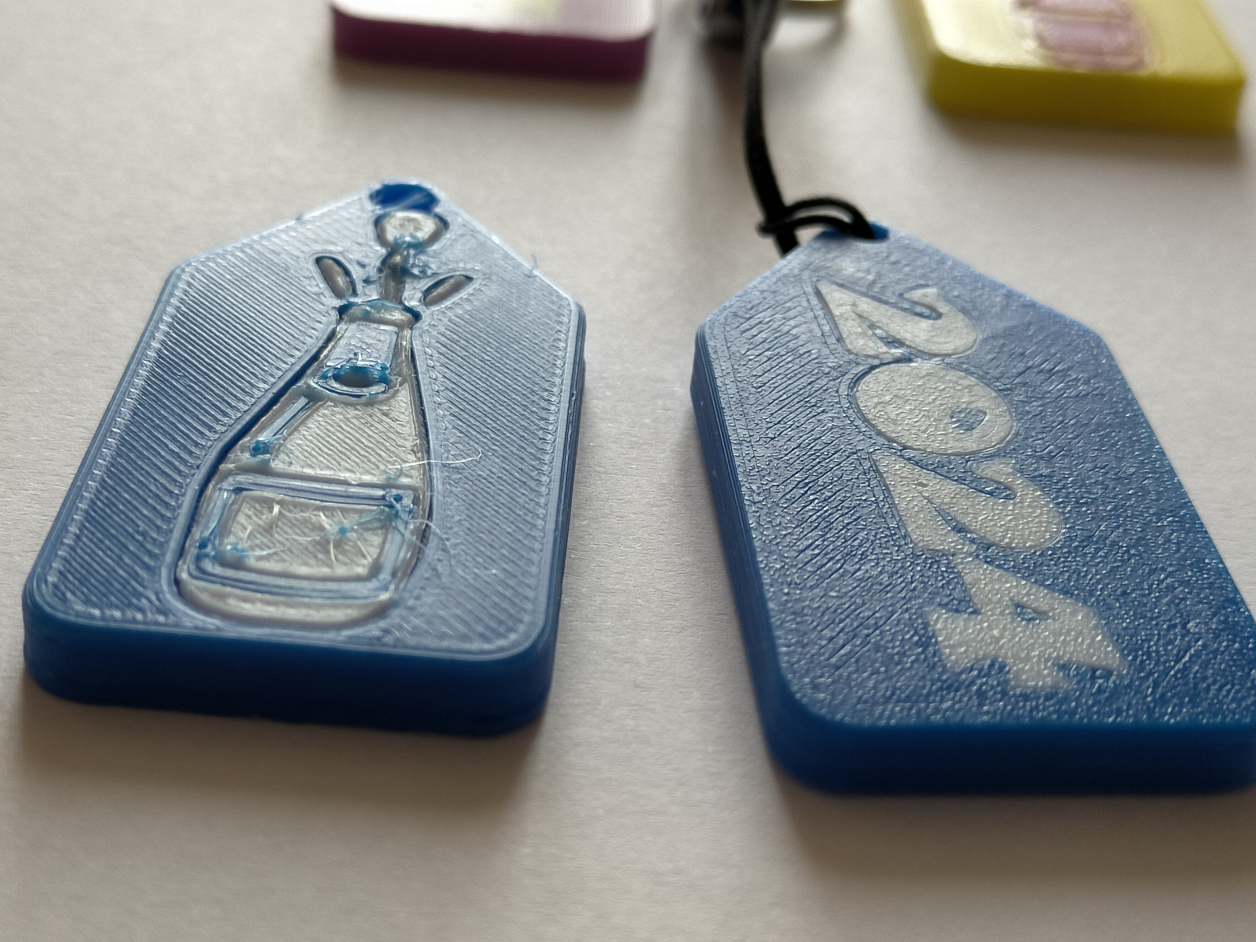 Móc Khóa 2024 Đa Sắc Có Chai