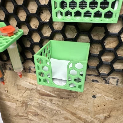 Hộp lục giác treo tường 60x58mm