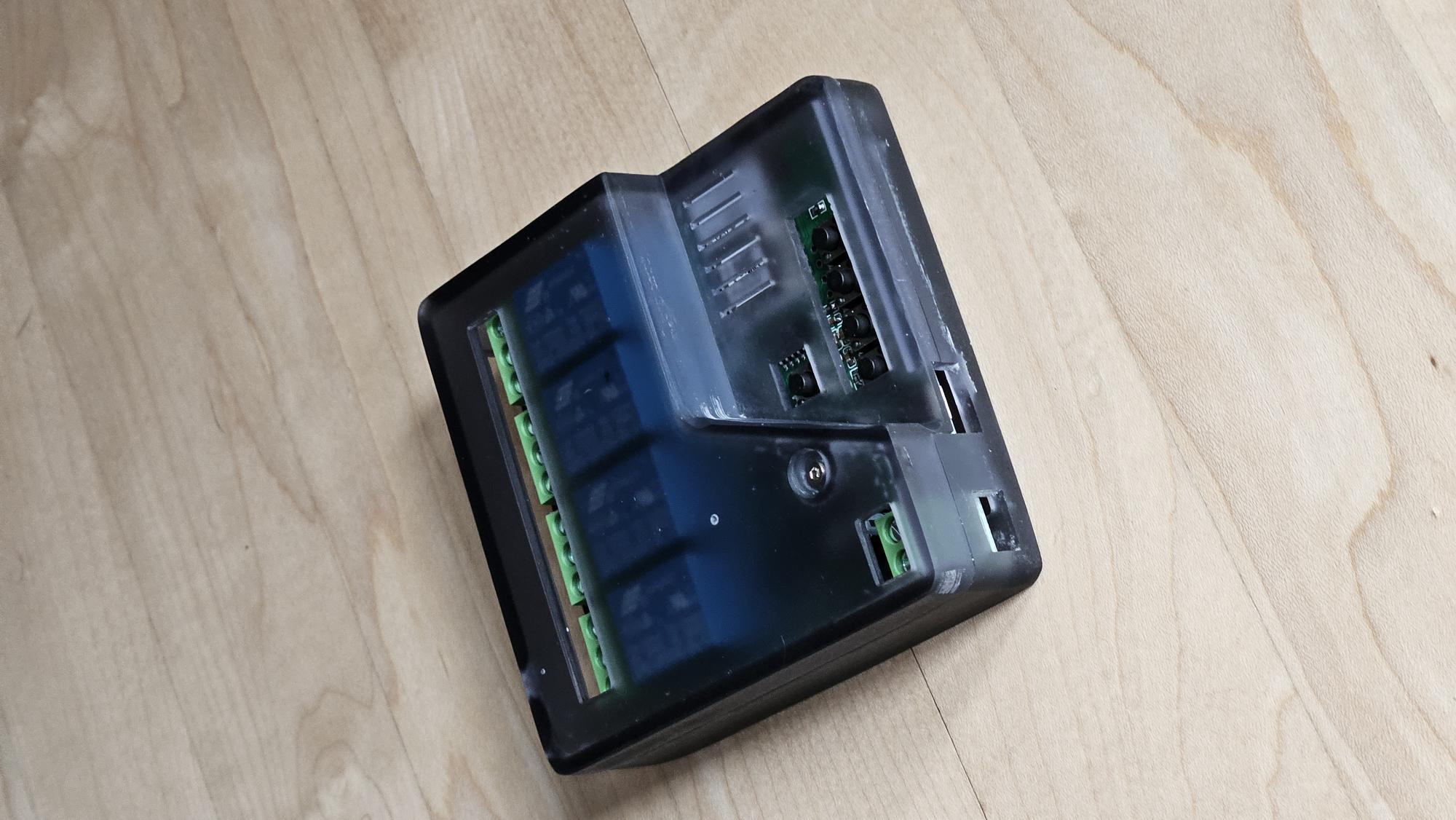 Vỏ Hộp Relay Zigbee Tuya Thông Minh 4 Kênh Newgoal