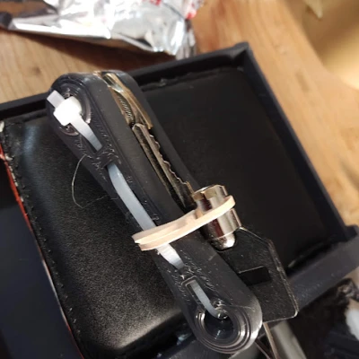 Móc chìa khóa không cần vít - Một phiên bản khác