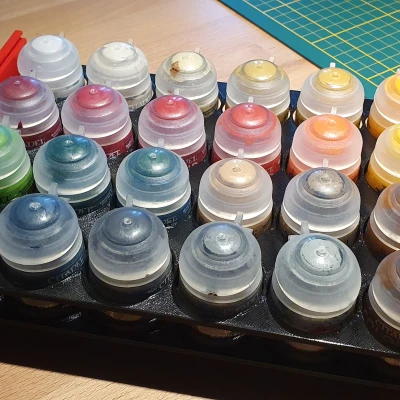 Giá đỡ chai sơn Citadel tùy chỉnh của bạn