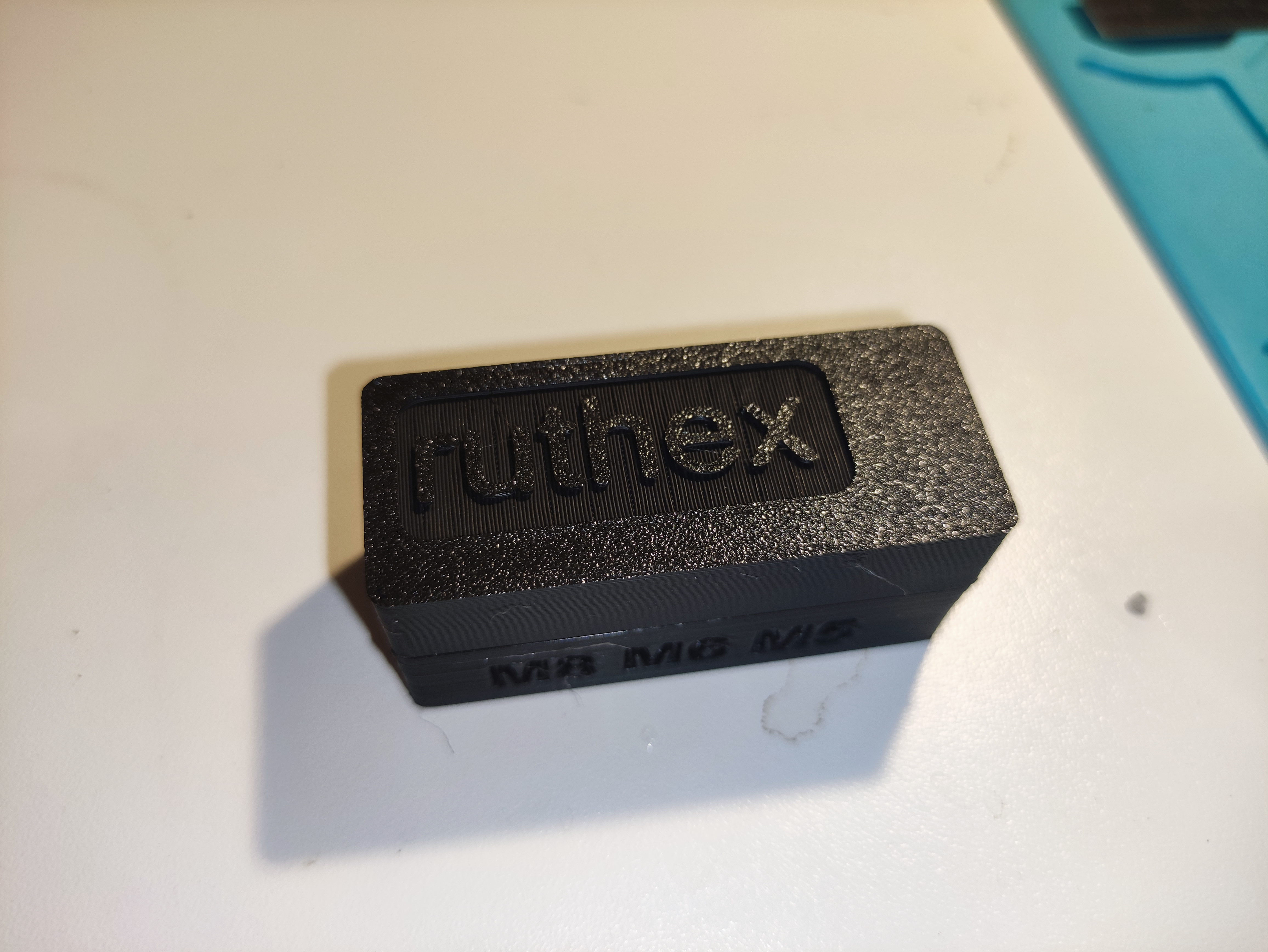 Hộp Đựng Phụ Kiện Ruthex Có Nam Châm 8x3