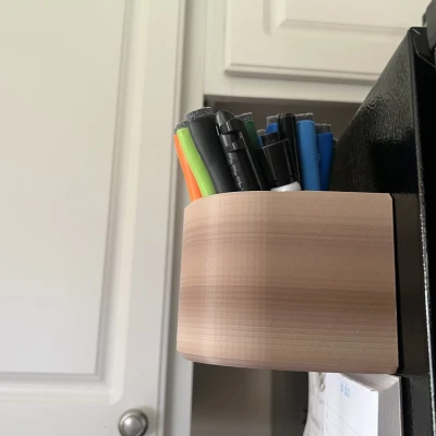 CỐC CẮM BÚT DẠ CÓ NAM CHÂM