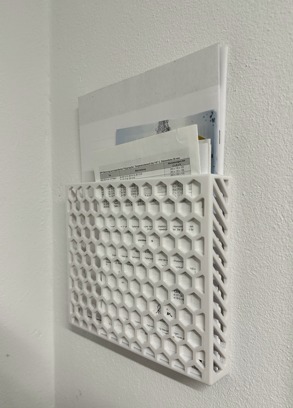 Kẹp Tài Liệu A4 Gắn Tường