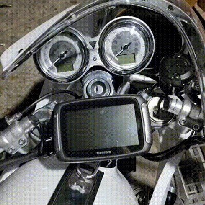 Giá Gắn GPS TomTom Rider 550 Cho Ốc Ghi Đông Thruxton 1200 R