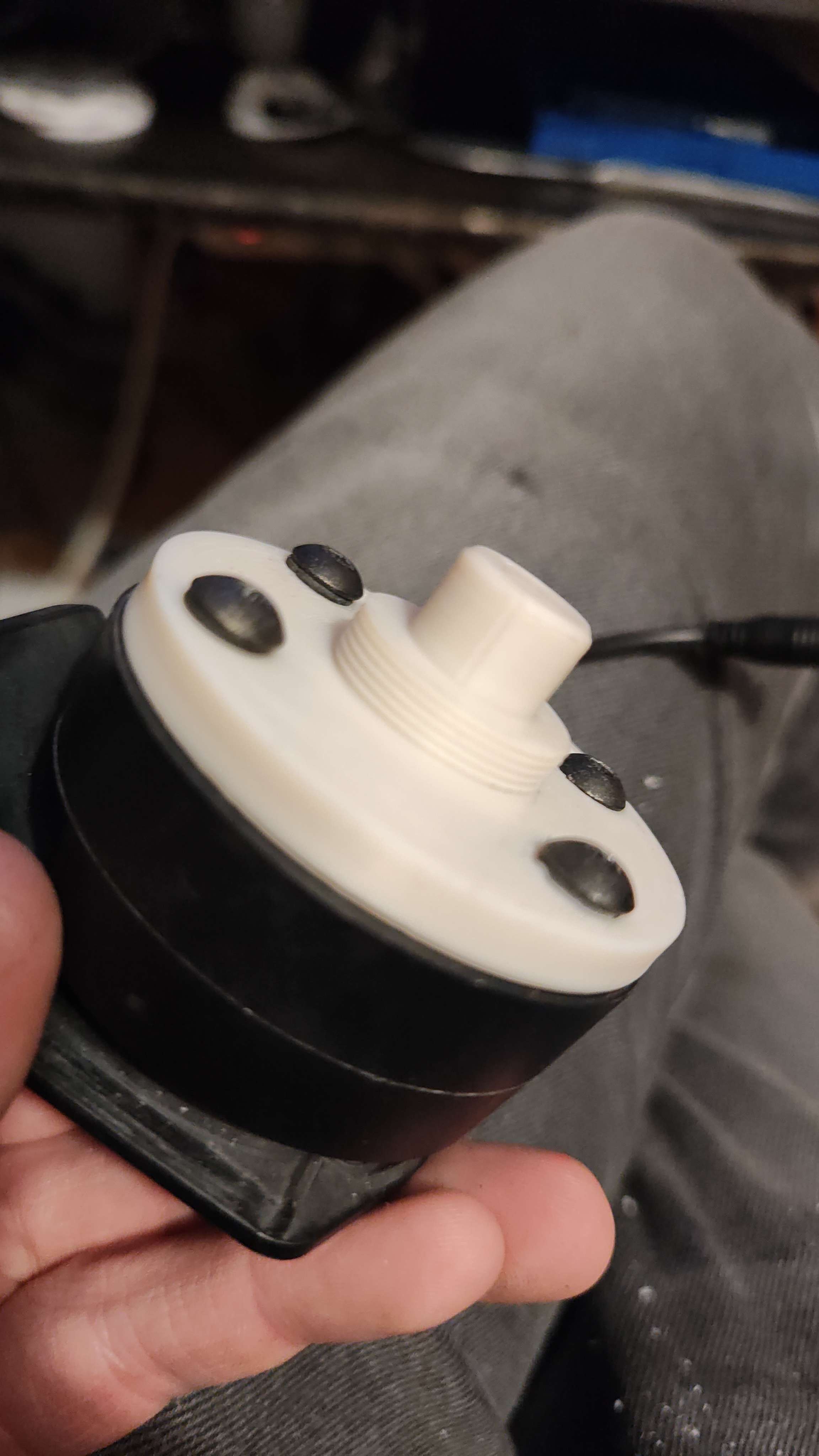 Giá Gắn GPS TomTom Rider 550 Cho Ốc Ghi Đông Thruxton 1200 R