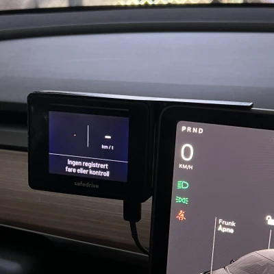 Ngàm Safedrive cho Tesla Model Y