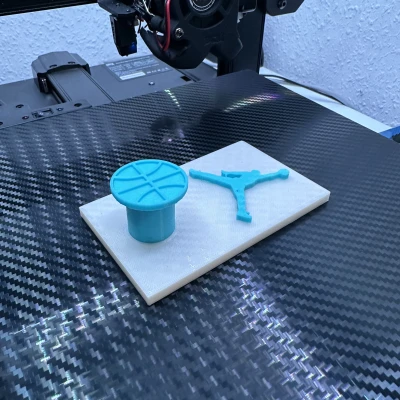 Giá Treo Nón Lưỡi Trai / Móc Treo Nón