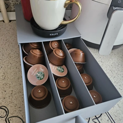 Giá đỡ máy Nescafe Dolce Gusto có khay đựng viên nang