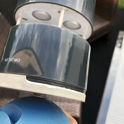 Giá đỡ máy đo gió Netatmo cho nắp đỉnh cột cờ