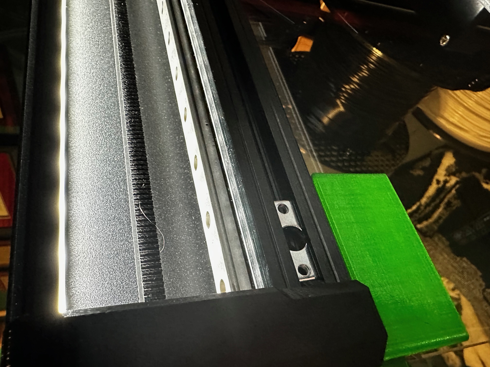 Chân đỡ Prusa XL 3030 dùng plate bắt vít M4 dự phòng