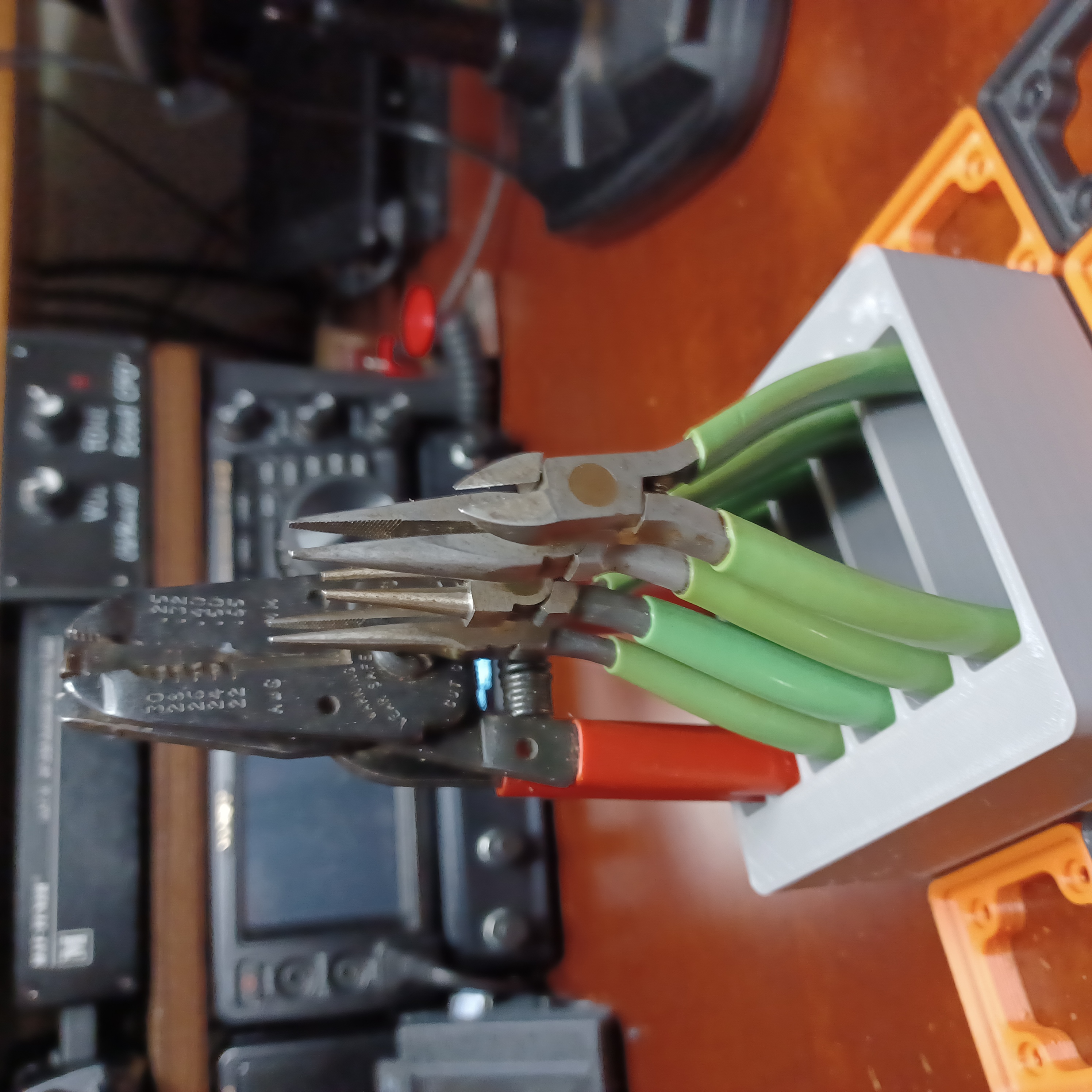 Khay Đựng Kềm Tuốt Dây Theo Chuẩn Gridfinity