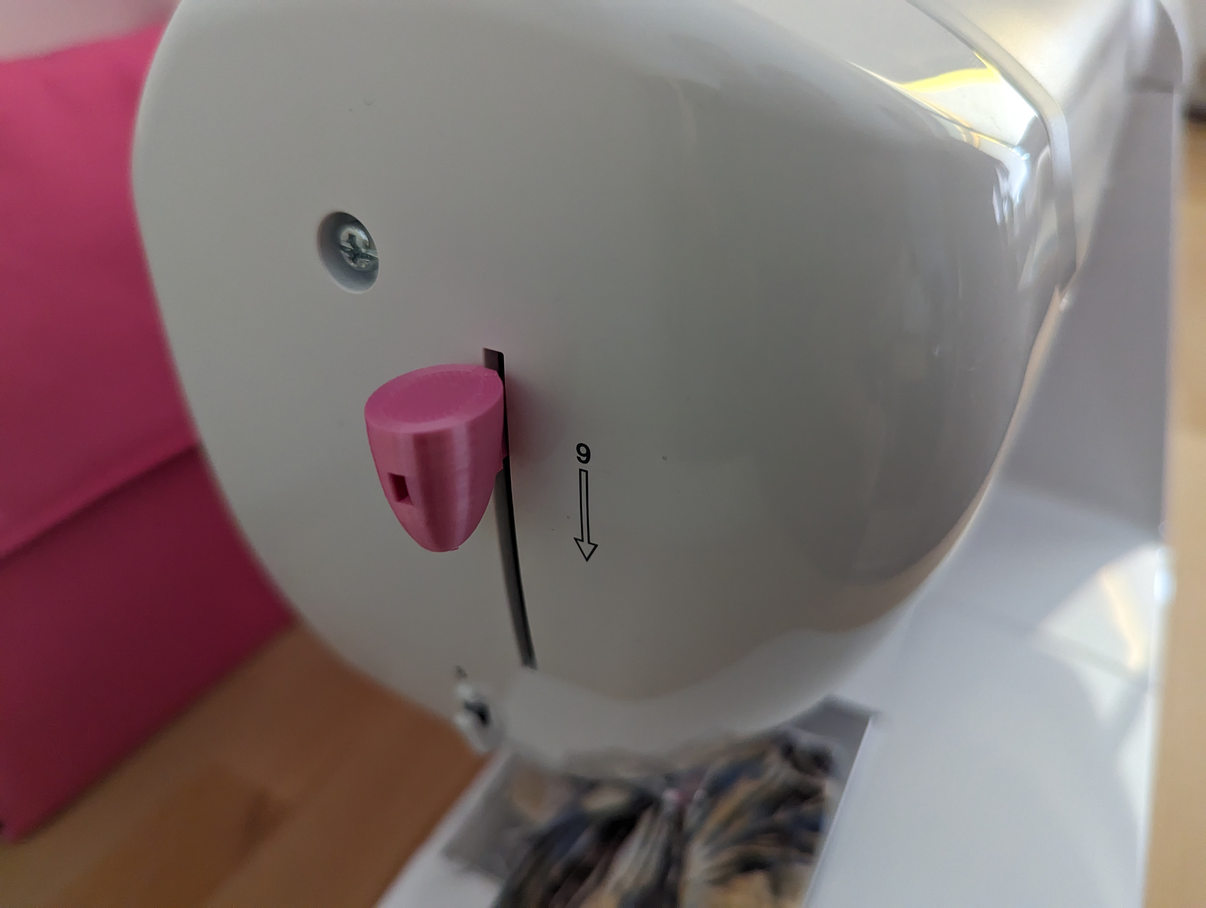 Núm xỏ kim cho máy may Brother Innov-is F400