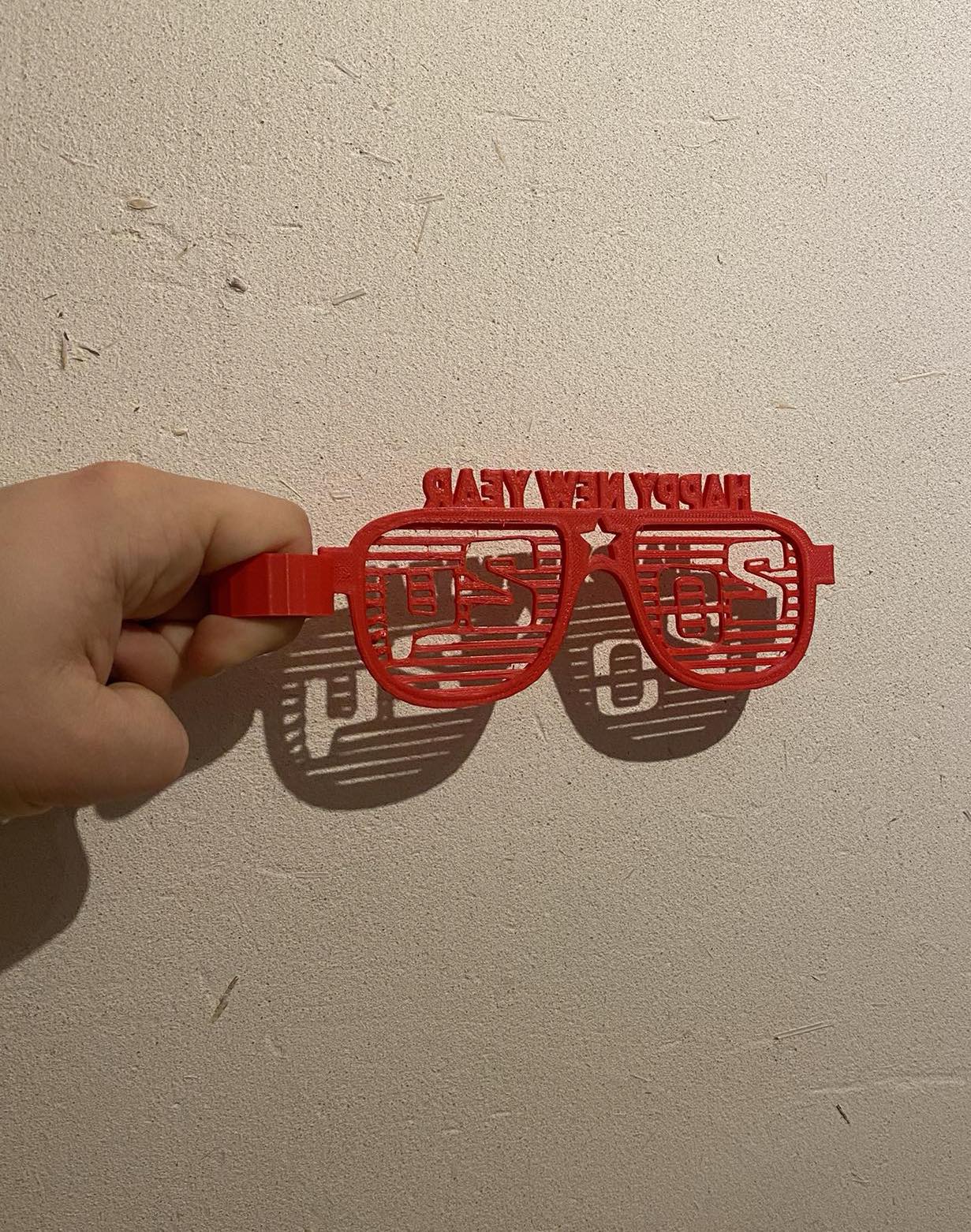 Kính cầm tay đón Năm Mới 2024