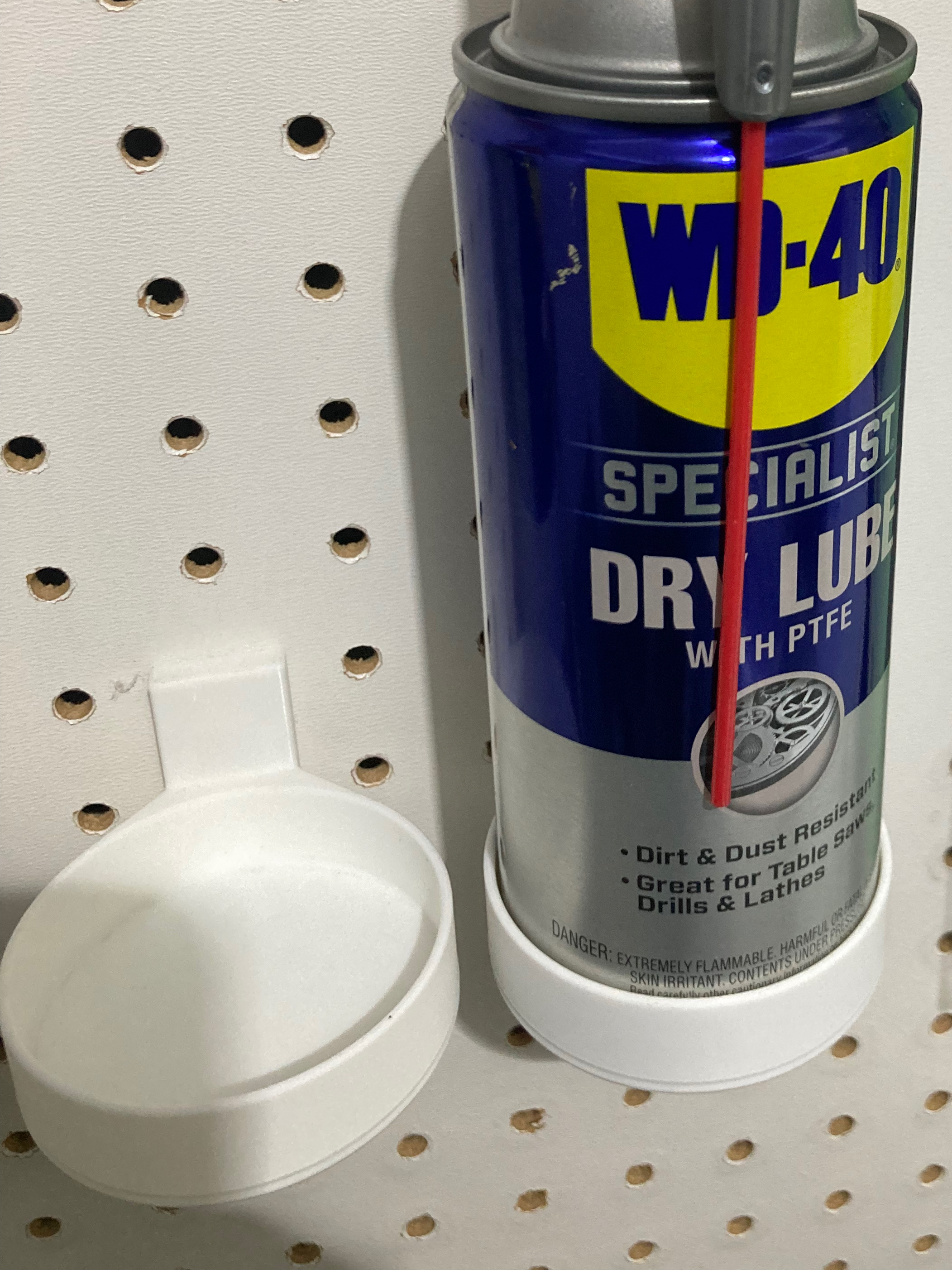 Kệ Peglock của Sy cho bình WD-40