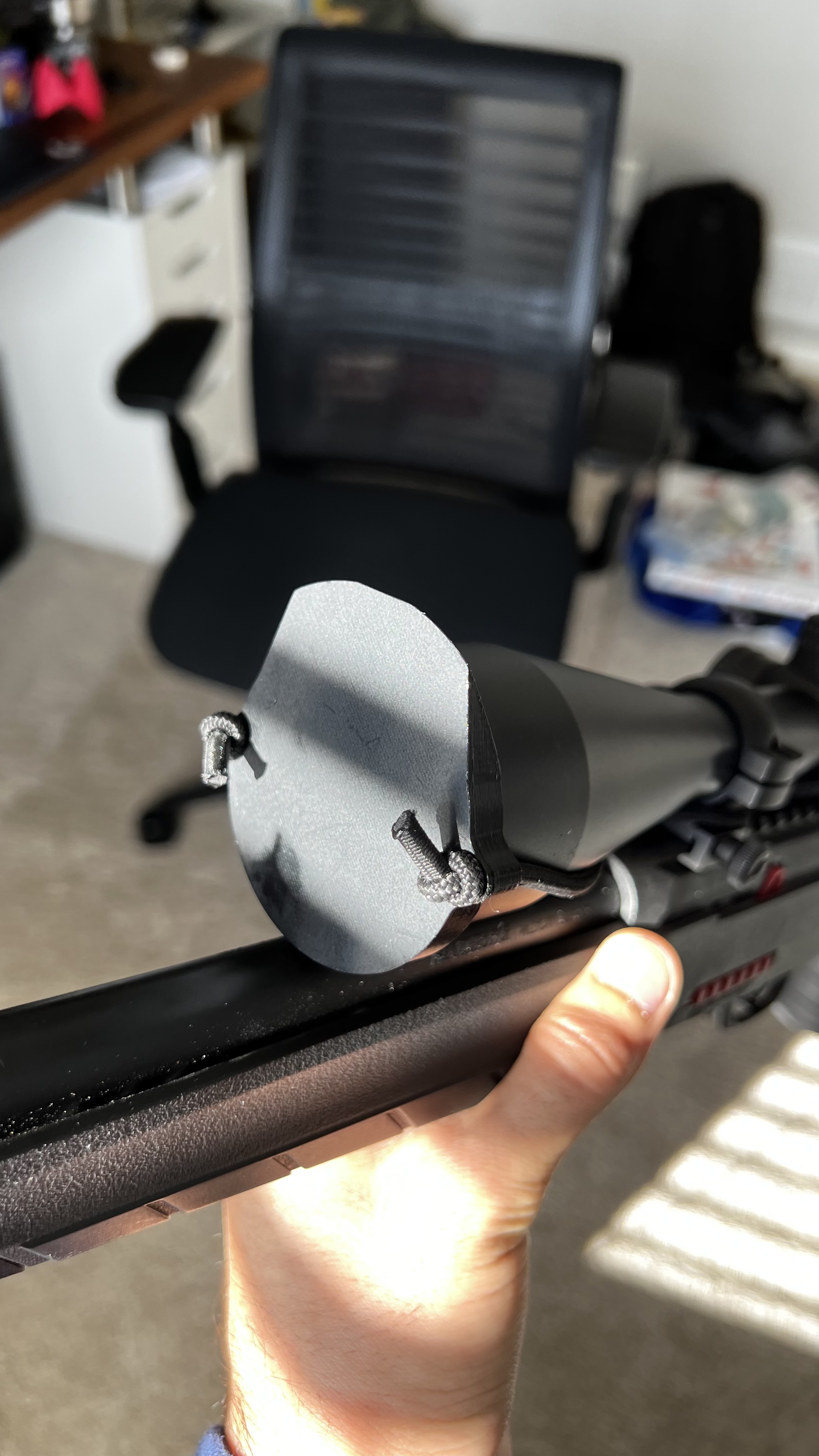 Nắp che ống kính Vortex Sonara dạng lật