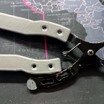 Tay cầm kìm mở khóa sên xe đạp