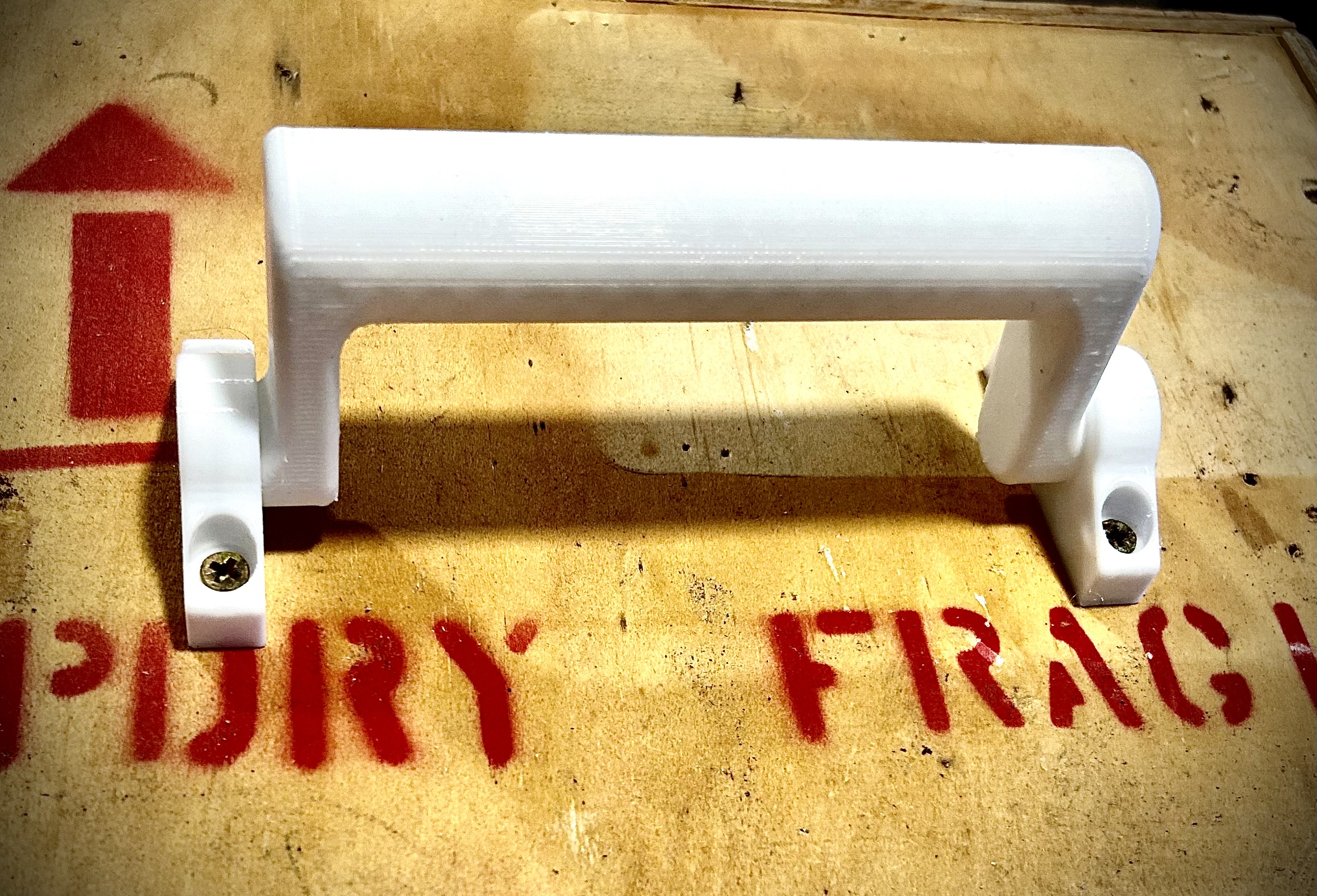 Tay cầm chắc chắn có thể gấp gọn