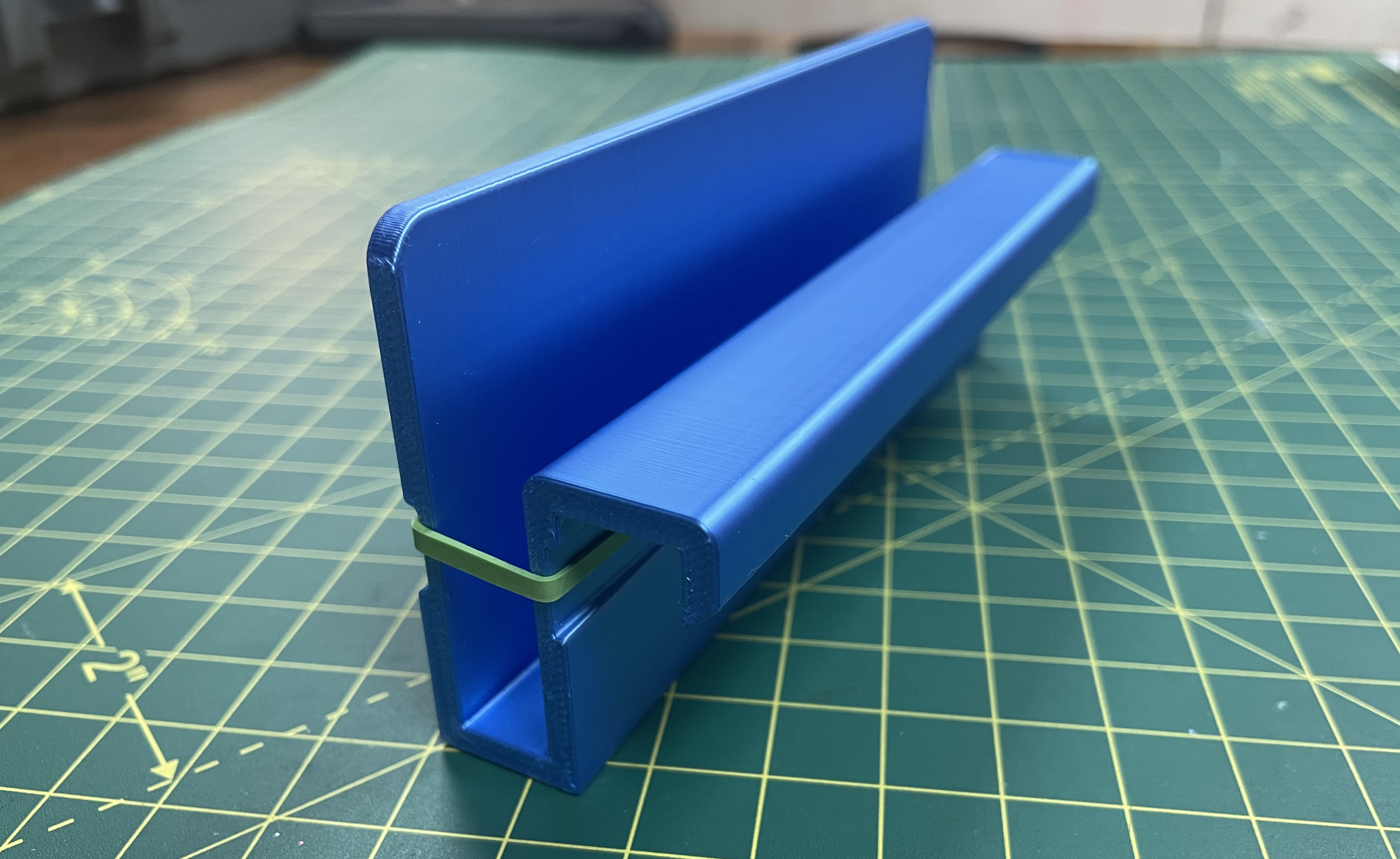 Kẹp Điện Thoại Cho Màn Hình Cong Dùng Với Continuity Camera