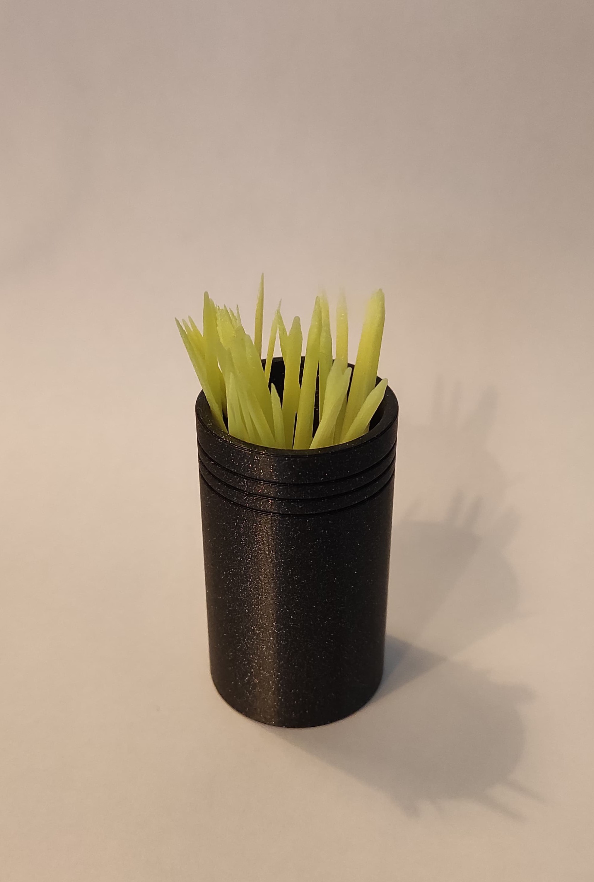 Tăm Xỉa Răng Kèm Đế Đựng