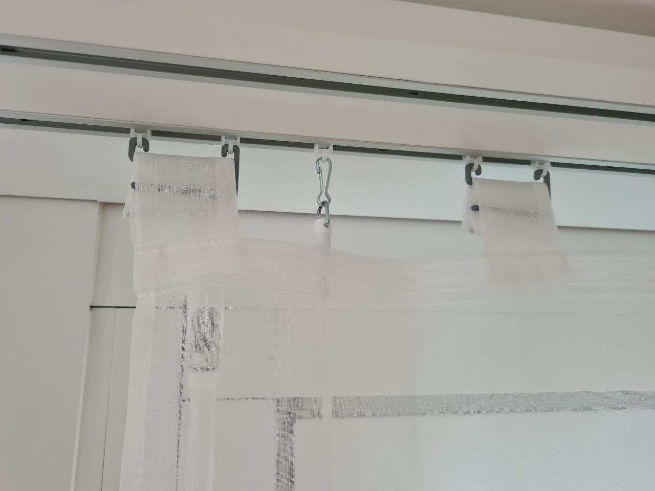 CÁI TREO RÈM CỬA - GIẢI PHÁP CHO RÈM CỬA NHÀ BẠN