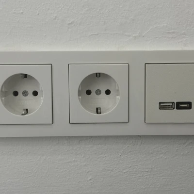 Mặt Trước/Adapter Merten USB PD Cho Gira System 55