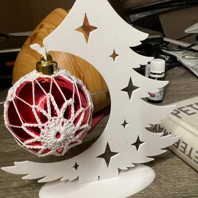 Cây thông Noel có đế Trang trí Phiên bản 01 (có móc treo bóng/trang trí Giáng sinh)