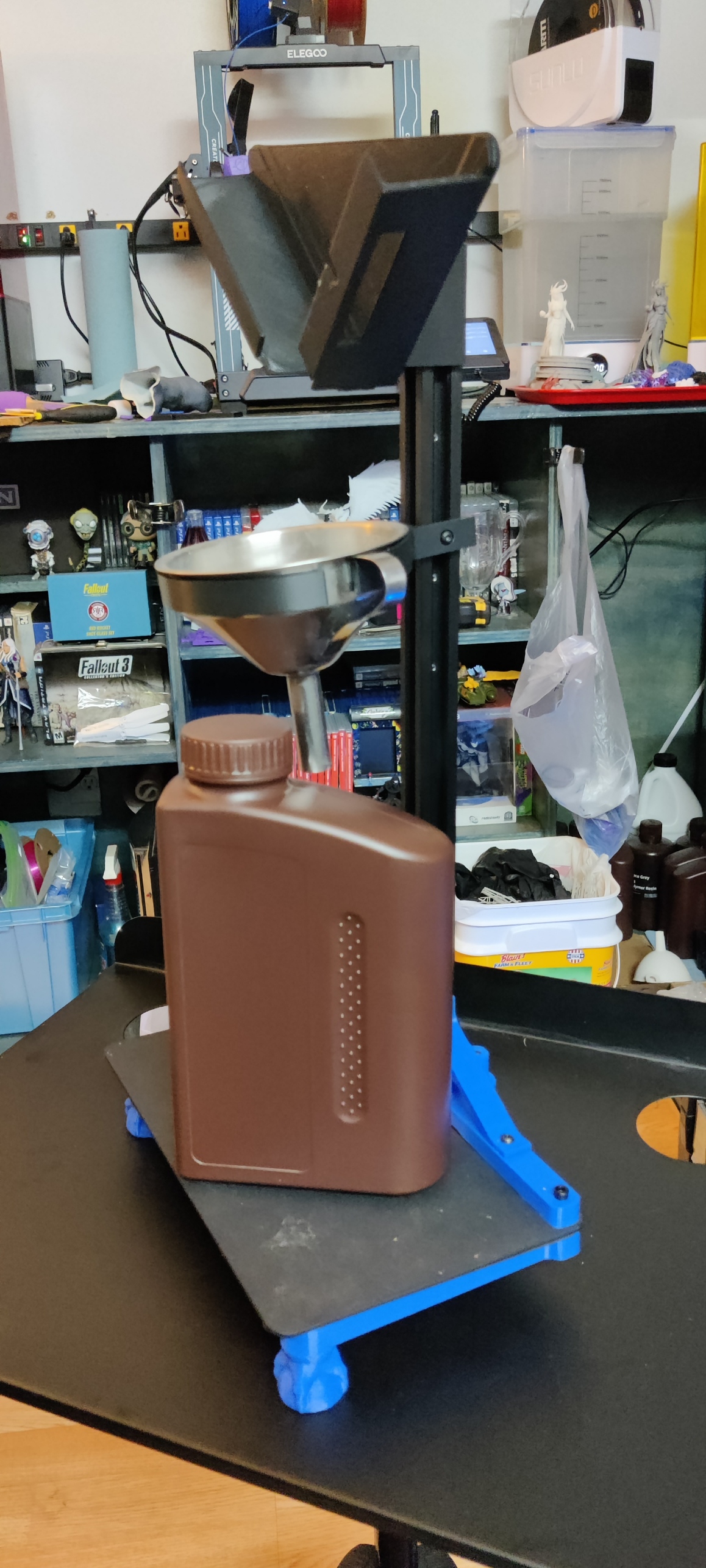 Khay Hứng Nhựa Saturn 8K / 3 Vat Có Đế