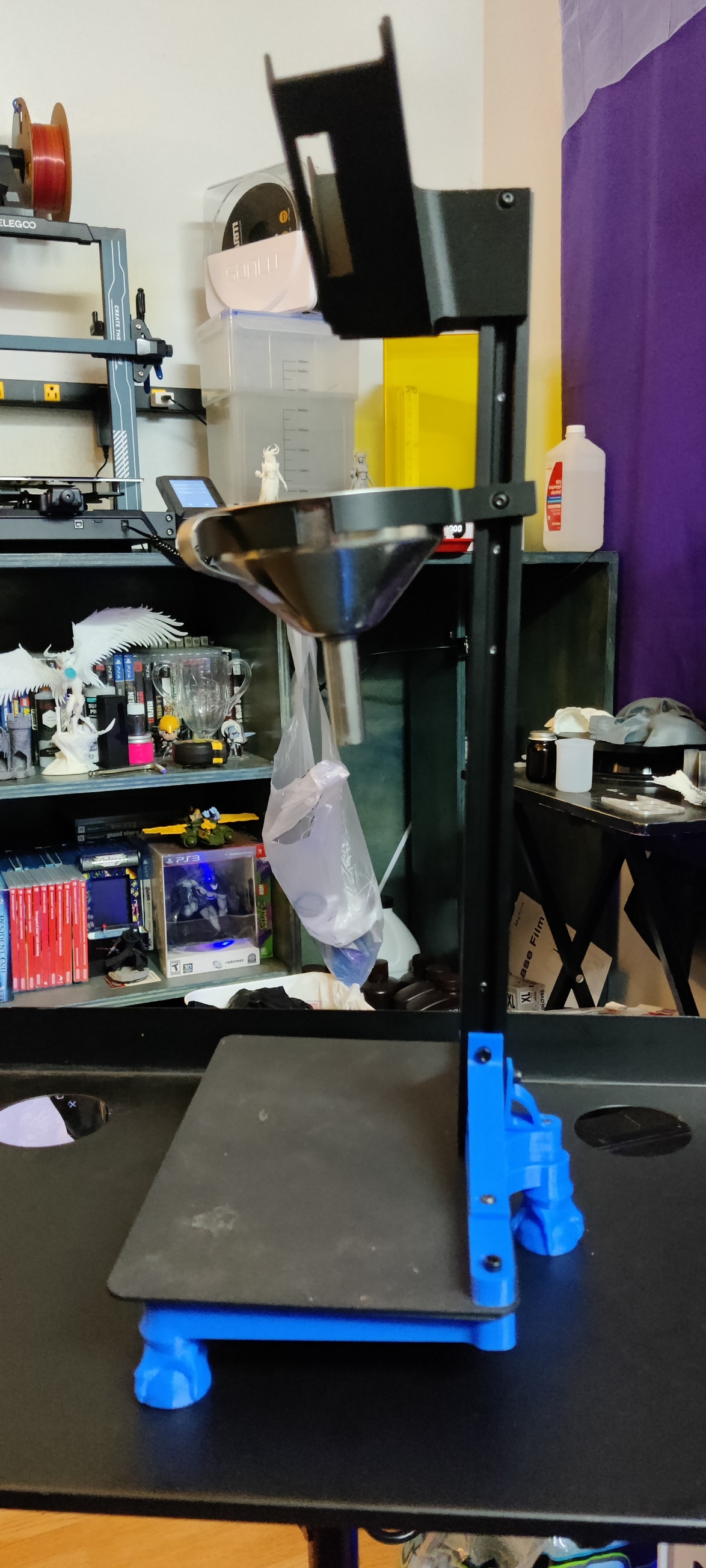 Khay Hứng Nhựa Saturn 8K / 3 Vat Có Đế