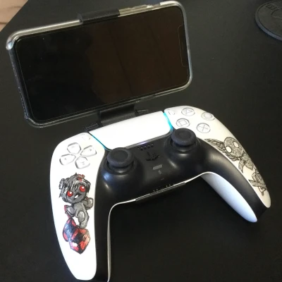 Giá đỡ điện thoại Dualsense đơn giản cho iPhone 11 Pro có ốp