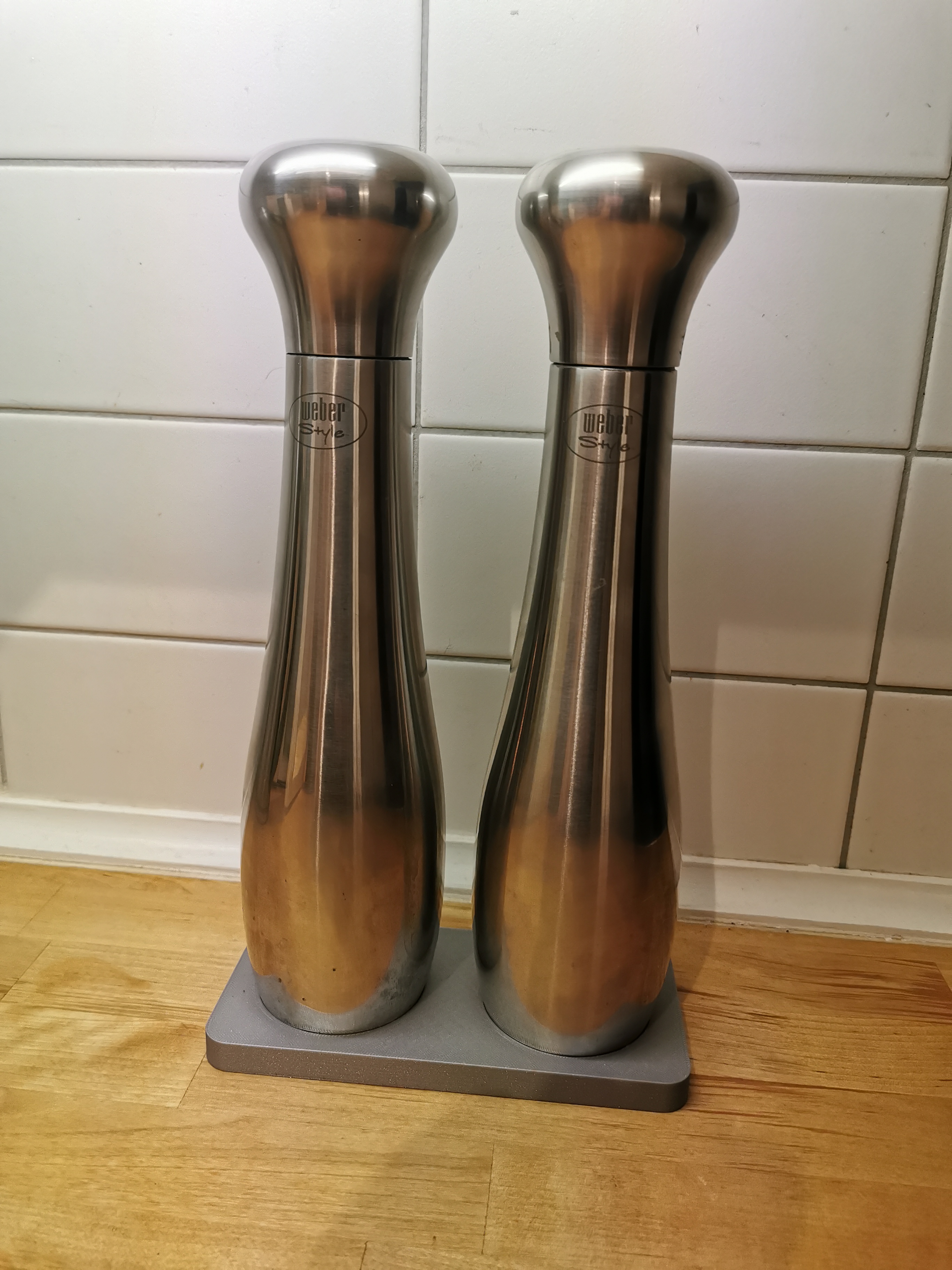 Khay Đựng Máy Xay Muối Tiêu Phong Cách Weber Style