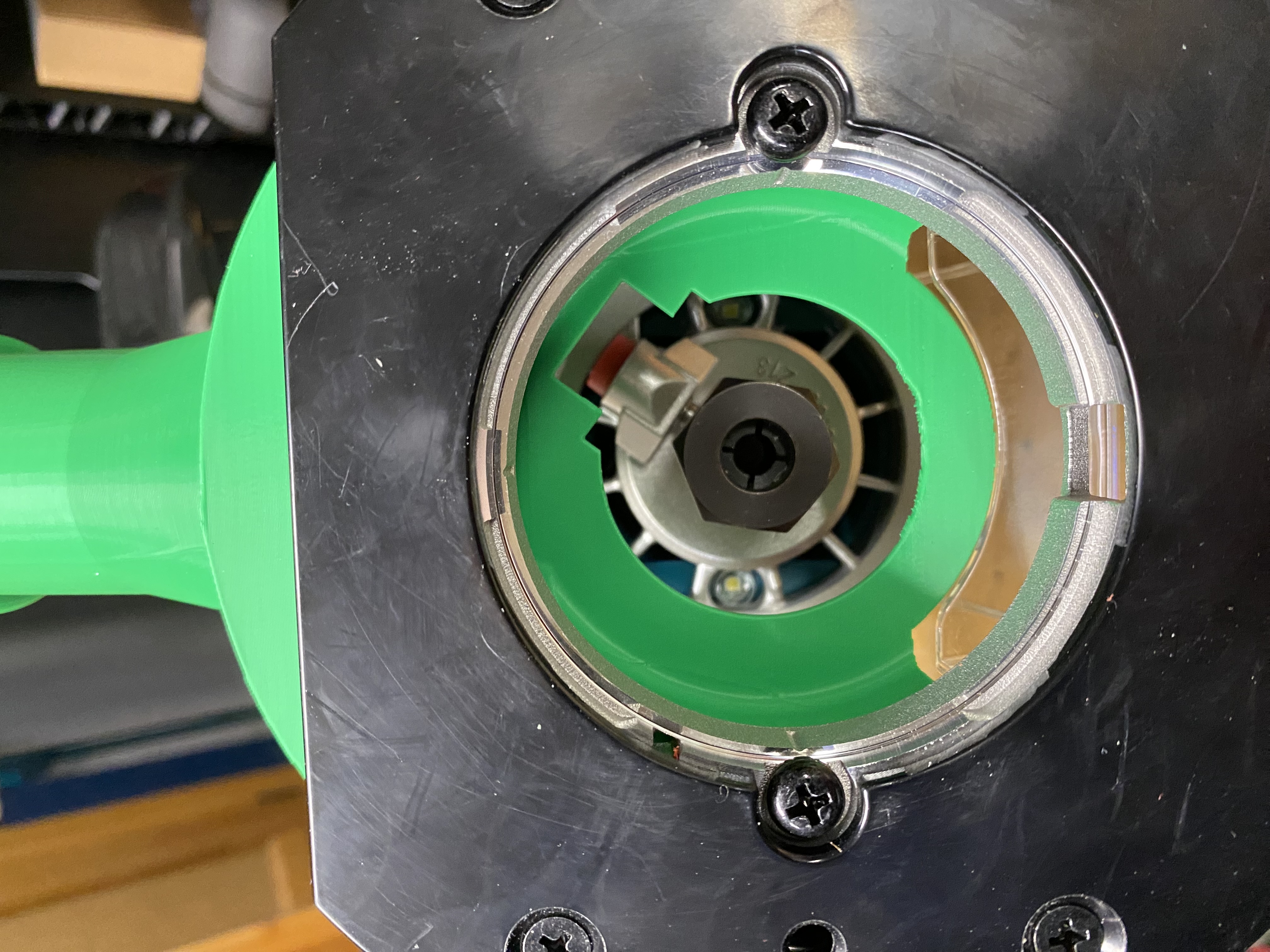 Cổng Hút Bụi Cho Máy Phay Makita