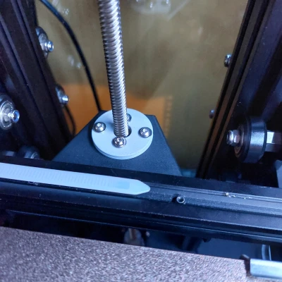 Giá đỡ đai ốc trục vít dẫn hướng Ender 6 vào khung bàn máy