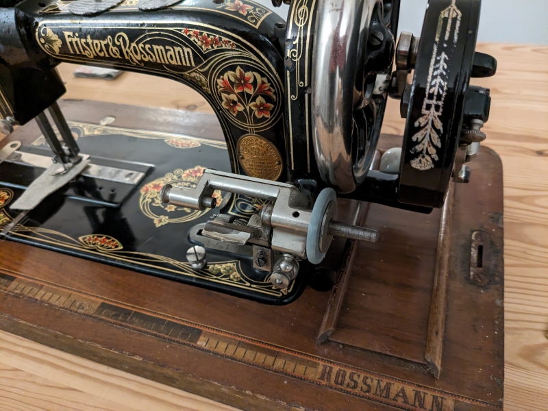 Bánh Xe Máy Tua Chỉ May - Frister & Rossmann