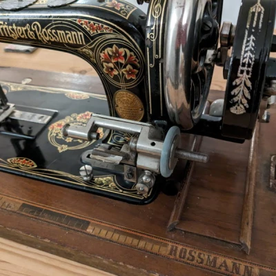 Bánh Xe Máy Tua Chỉ May - Frister & Rossmann