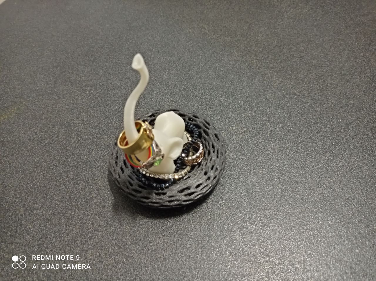 Đế Giữ Nhẫn Kiểu Voronoi / Low Poly