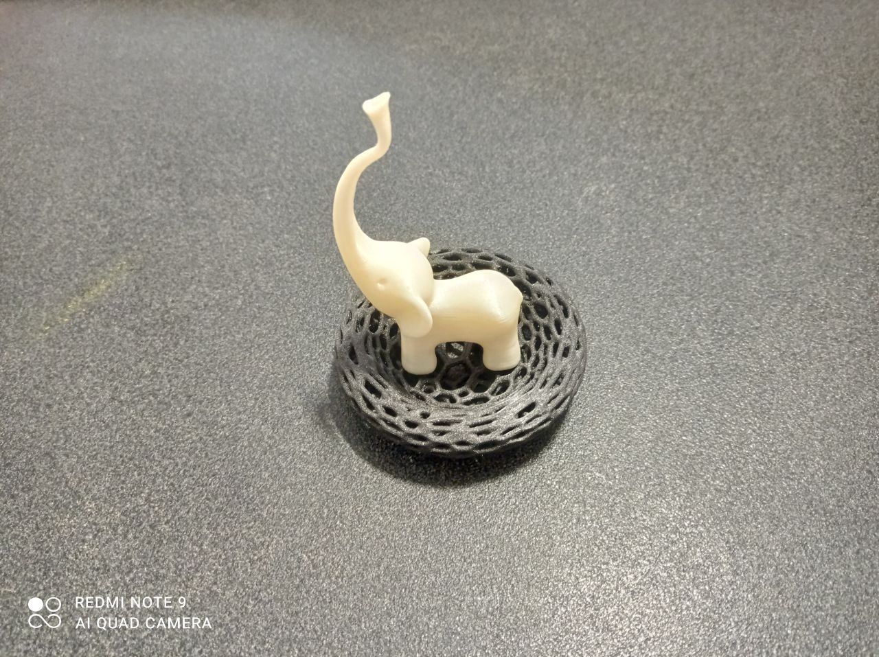 Đế Giữ Nhẫn Kiểu Voronoi / Low Poly