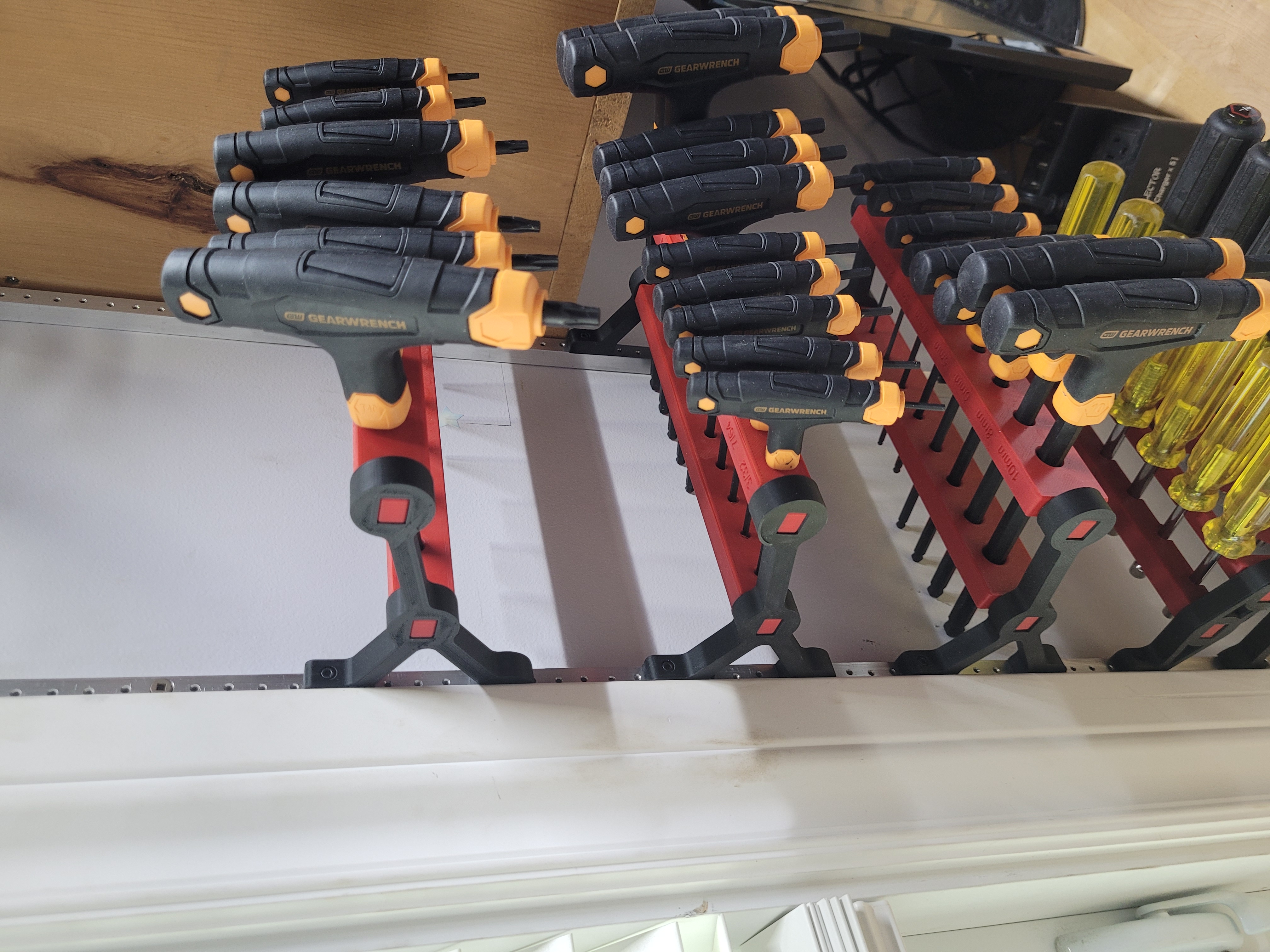 Giá Treo Tường Tay Cầm Chữ T