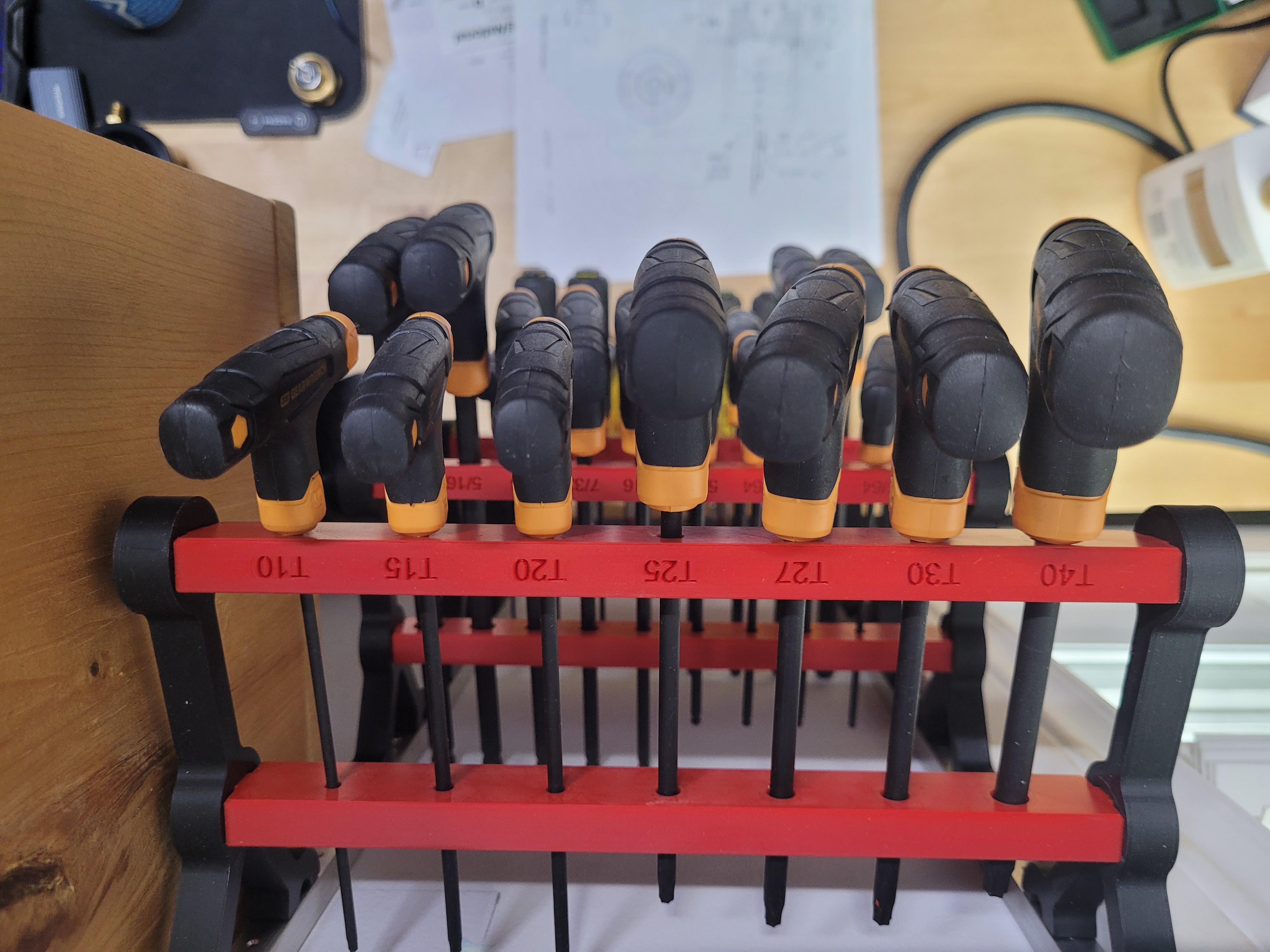 Giá Treo Tường Tay Cầm Chữ T