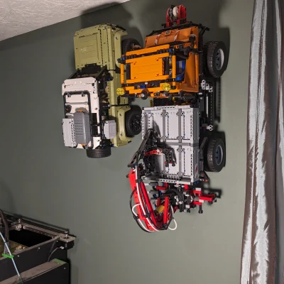 Giá Treo Tường Lego Unimog và Land Rover Defender (8110, 42110)