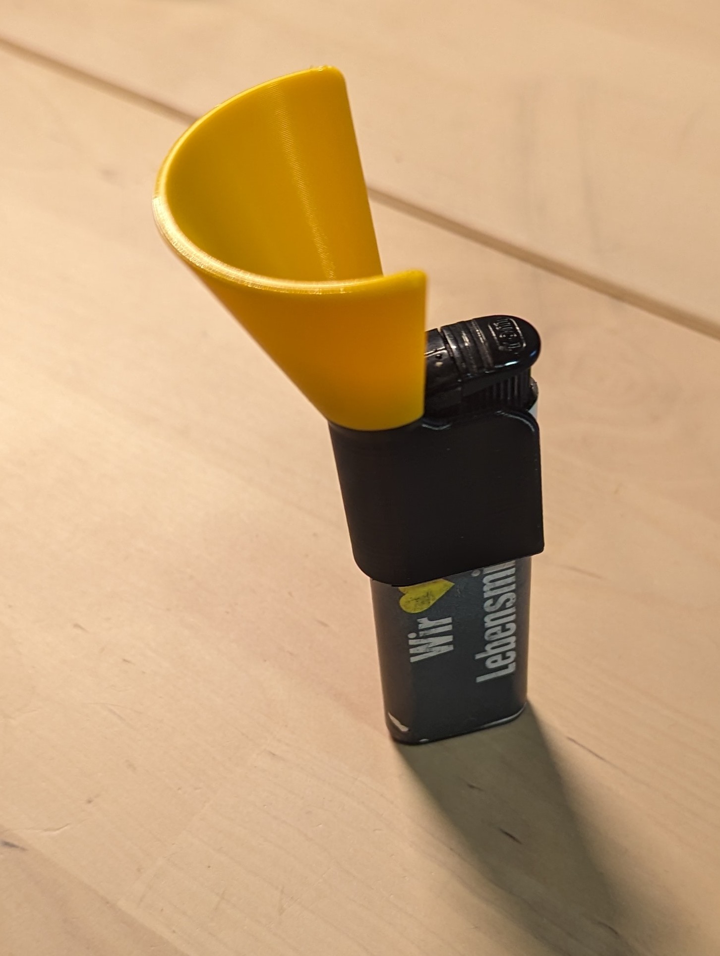 Chống Gió Bật Lửa Kiểu Tên Lửa Cho Đêm Giao Thừa