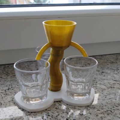 Hộp Rót Bia Ba Người