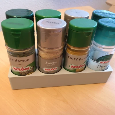 Khay đựng chai Kotanyi (có hỗ trợ Gridfinity)