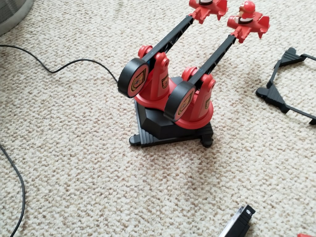 Double Louie: Phiên bản Nâng cấp Dùng Hai Máy Bay