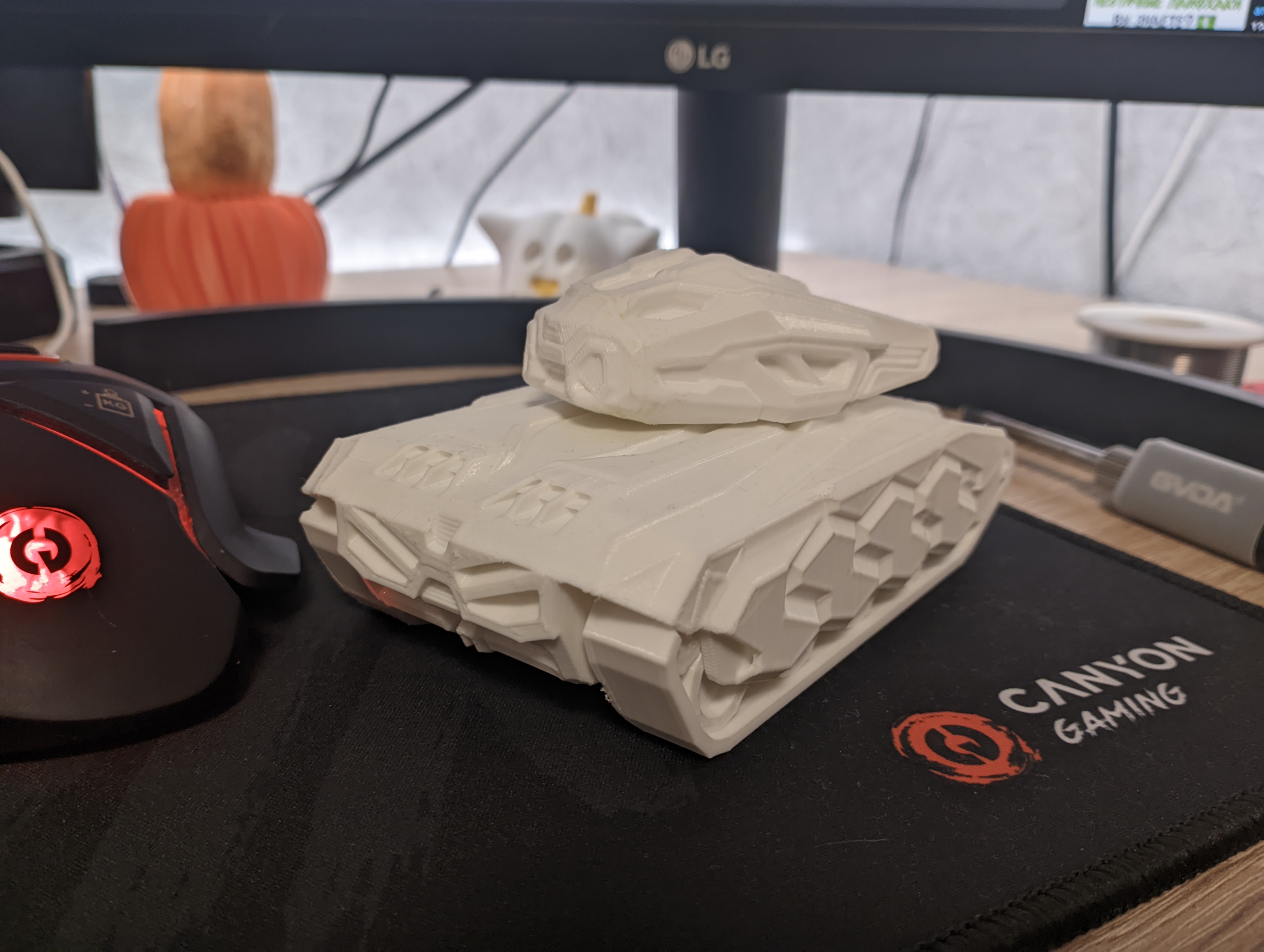 Mô hình Tanki Online (hornet, isida) - Bản In 3D