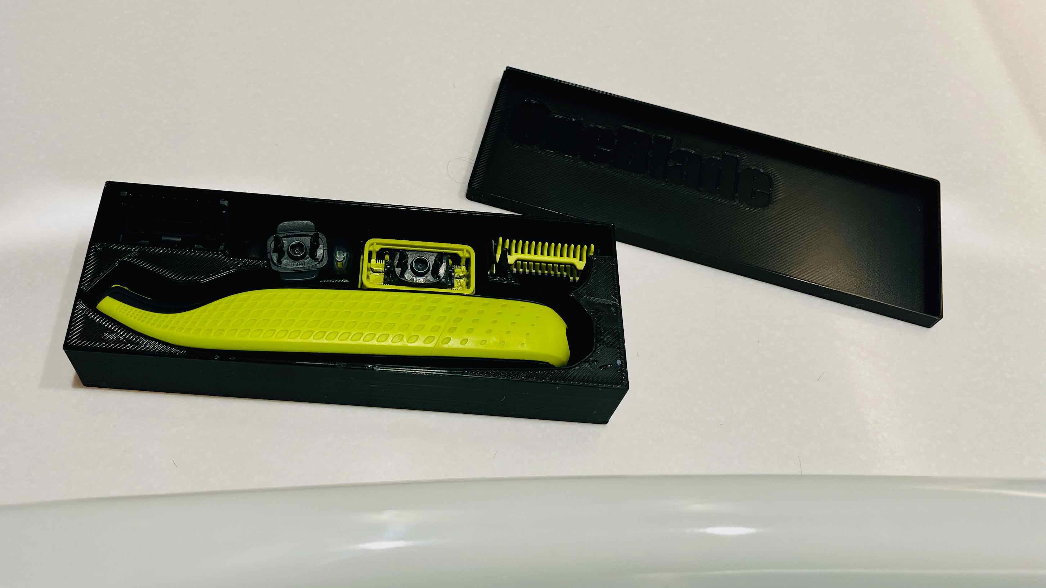 Hộp đựng kiêm đế đứng Philips OneBlade