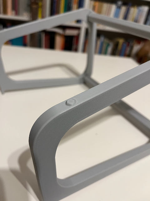 Giá đỡ MacBook (Air M1, Pro) (có thể phối lại để in)