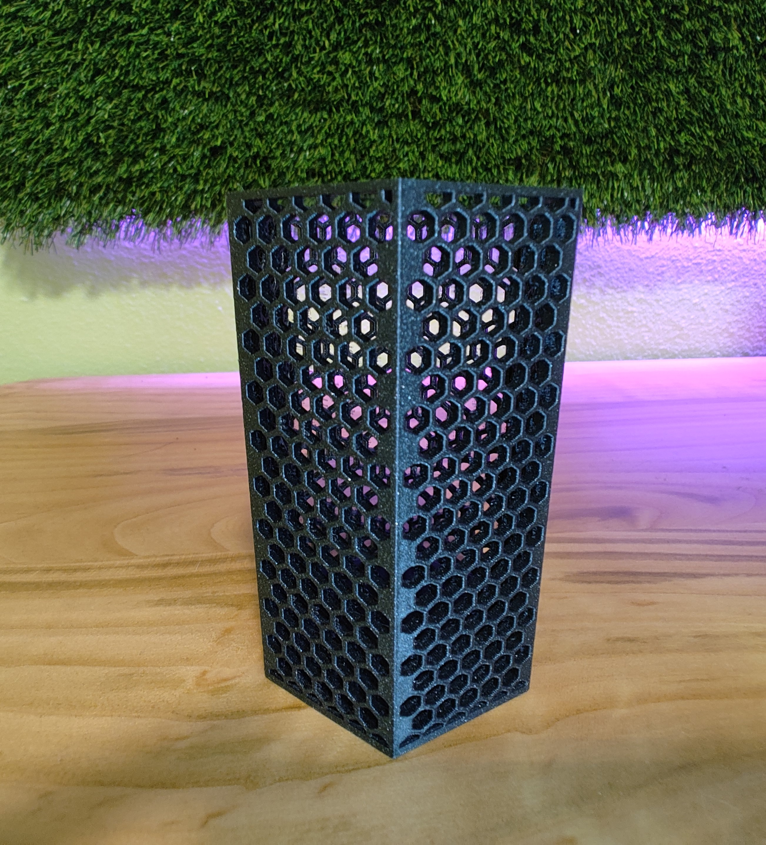 Chân Cắm Bút Hình Lục Giác